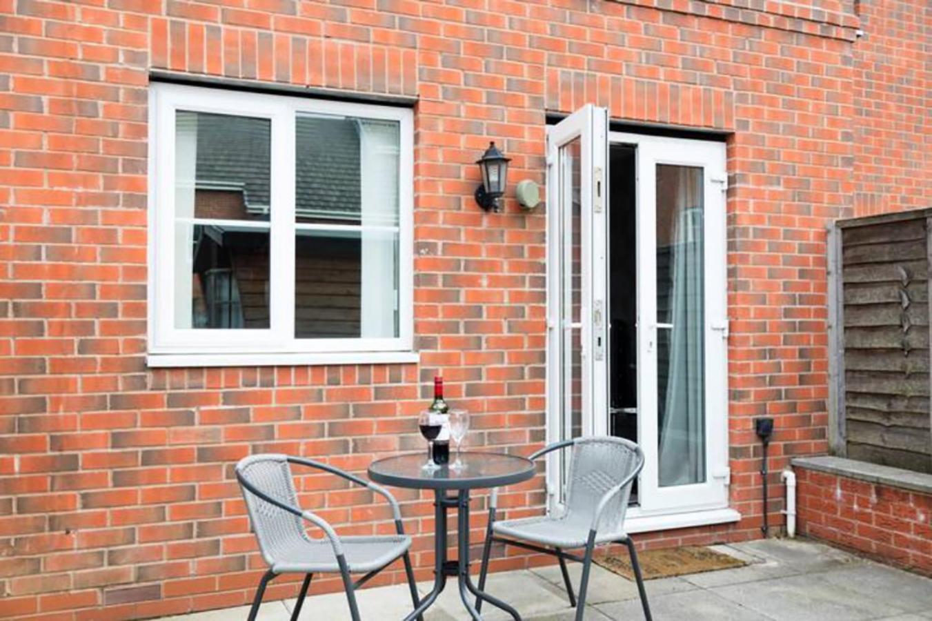 Walsall Group Accommodation Exteriör bild