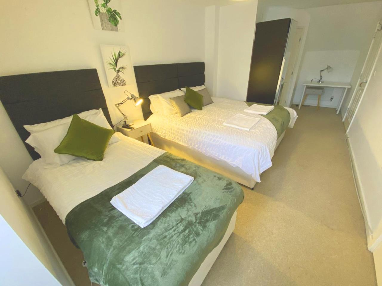 Walsall Group Accommodation Exteriör bild