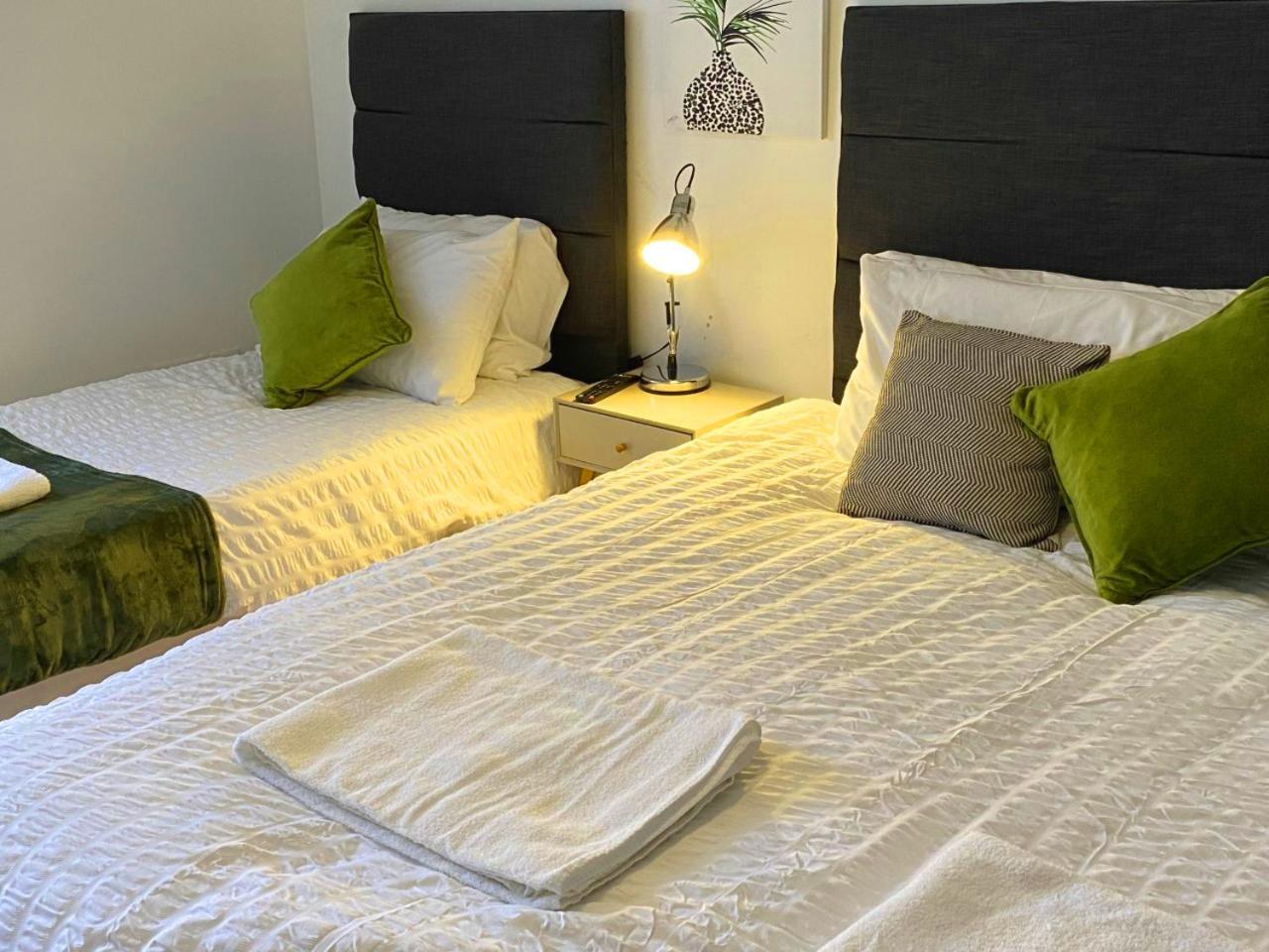 Walsall Group Accommodation Exteriör bild