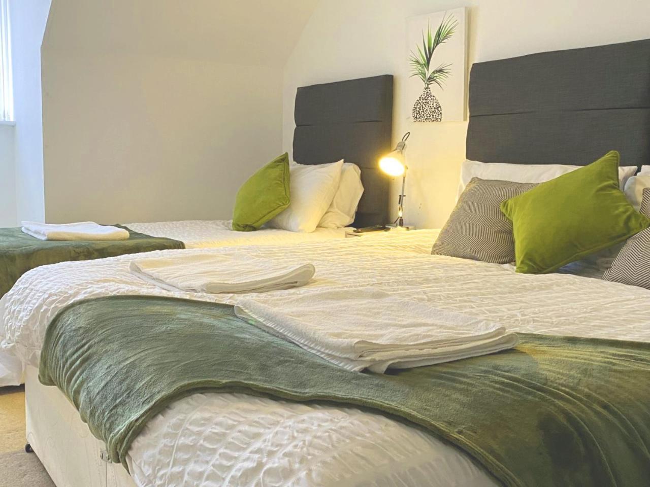 Walsall Group Accommodation Exteriör bild
