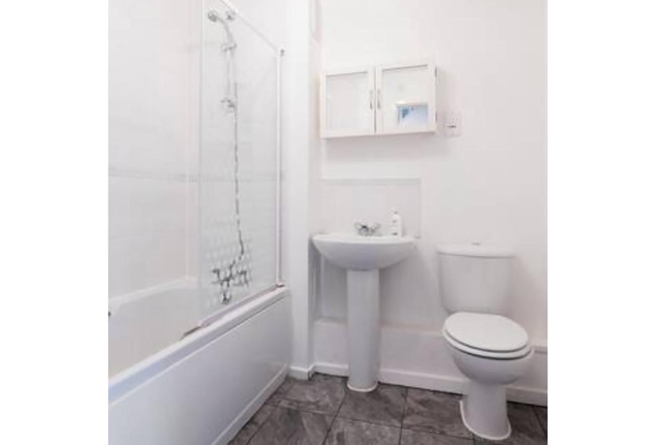 Walsall Group Accommodation Exteriör bild